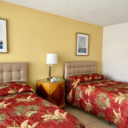 Isle Of Capri Motel Норт Уайлдууд Екстериор снимка